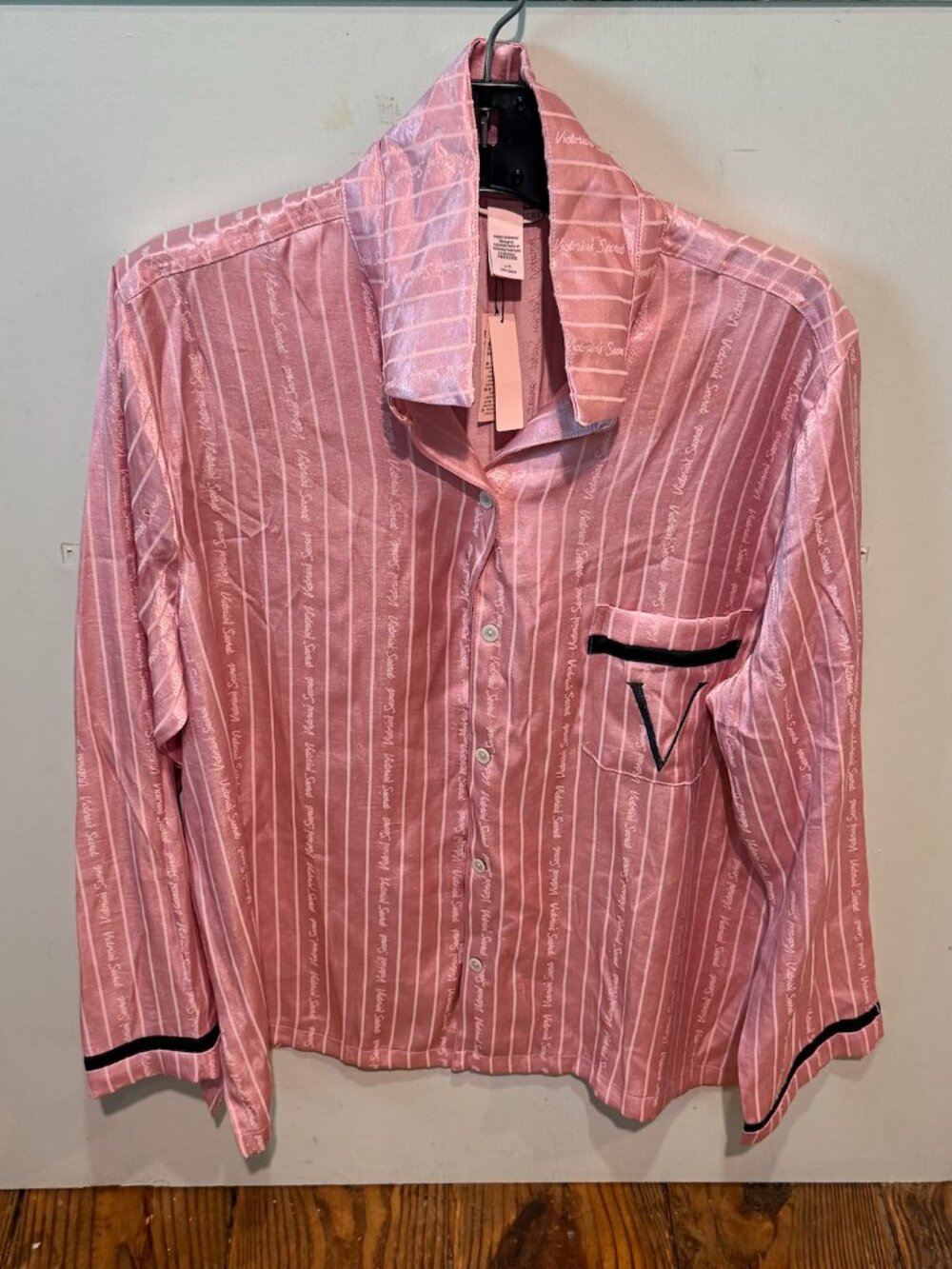 NEW Victoria's Secret Satin Long Sleeve Pink Button Up Pajama Shirt Women Medium